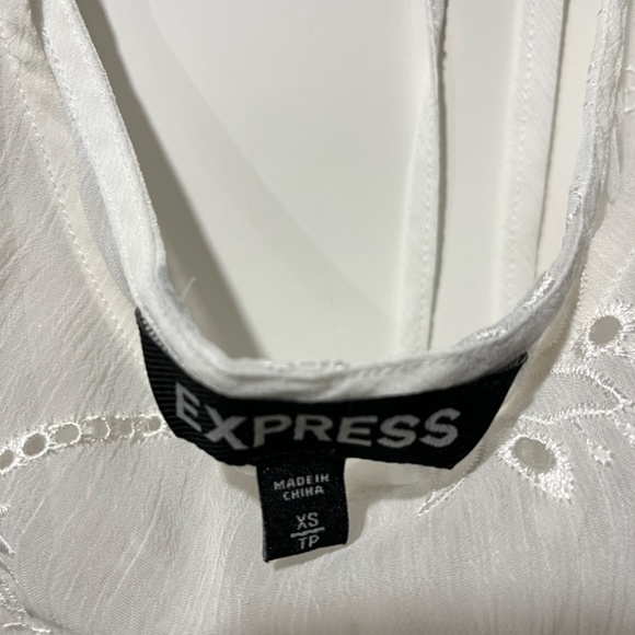 Express white embroidered X-Small top - Picture 3 of 7